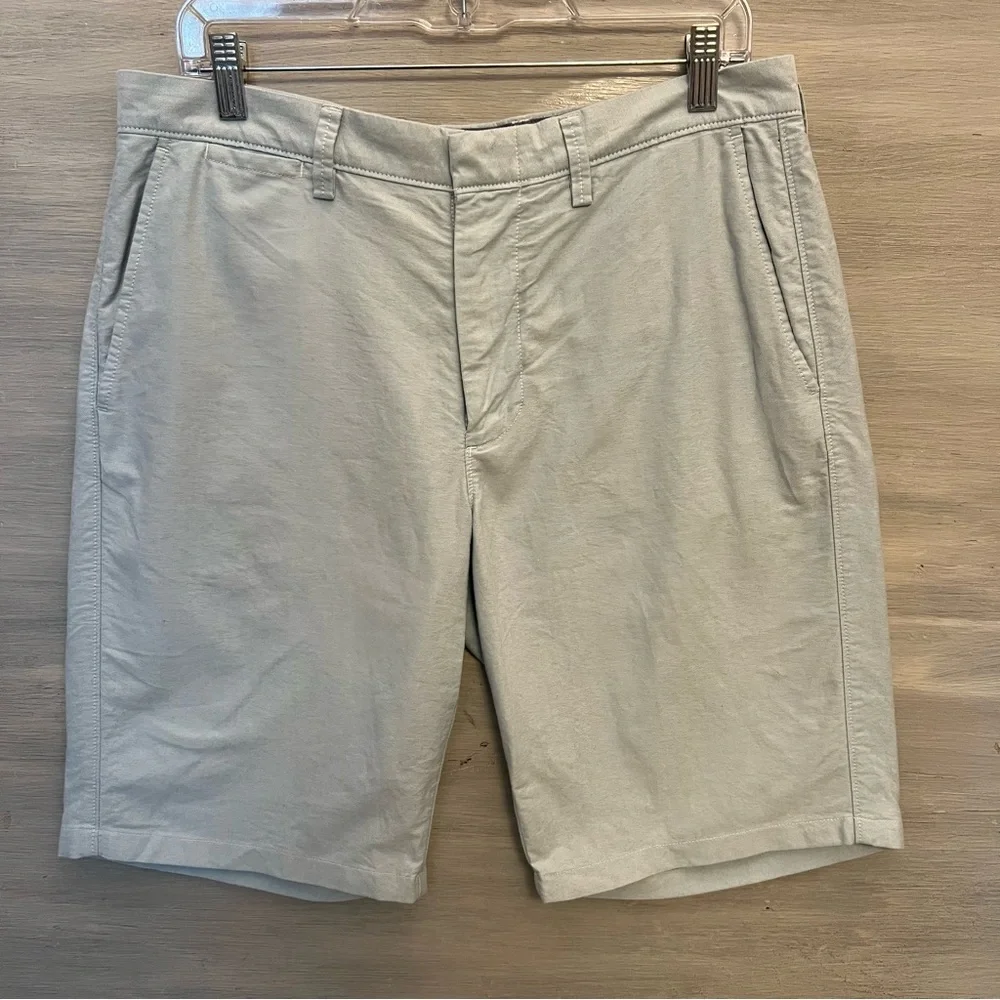 J Crew Club Pale Blue Flat Front Chino Shorts Size 32” Good Condition